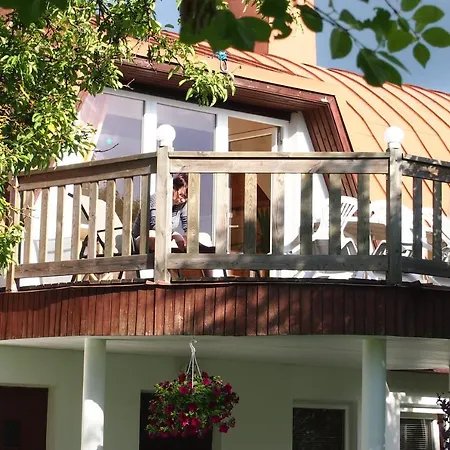 Semesterbostad Männi Peremaja