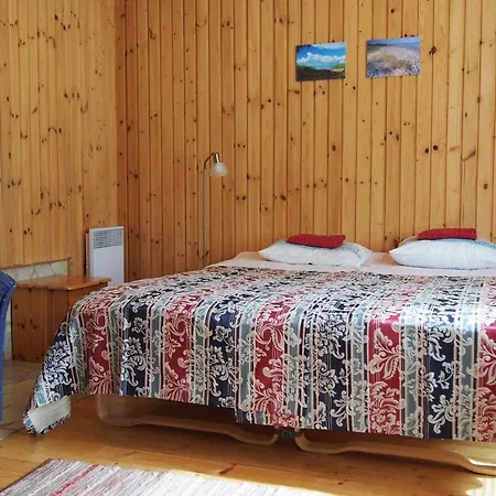 Semesterbostad Maenni Peremaja